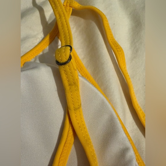 Cupshe Yellow and tropical print bikini - Picture 4 of 9